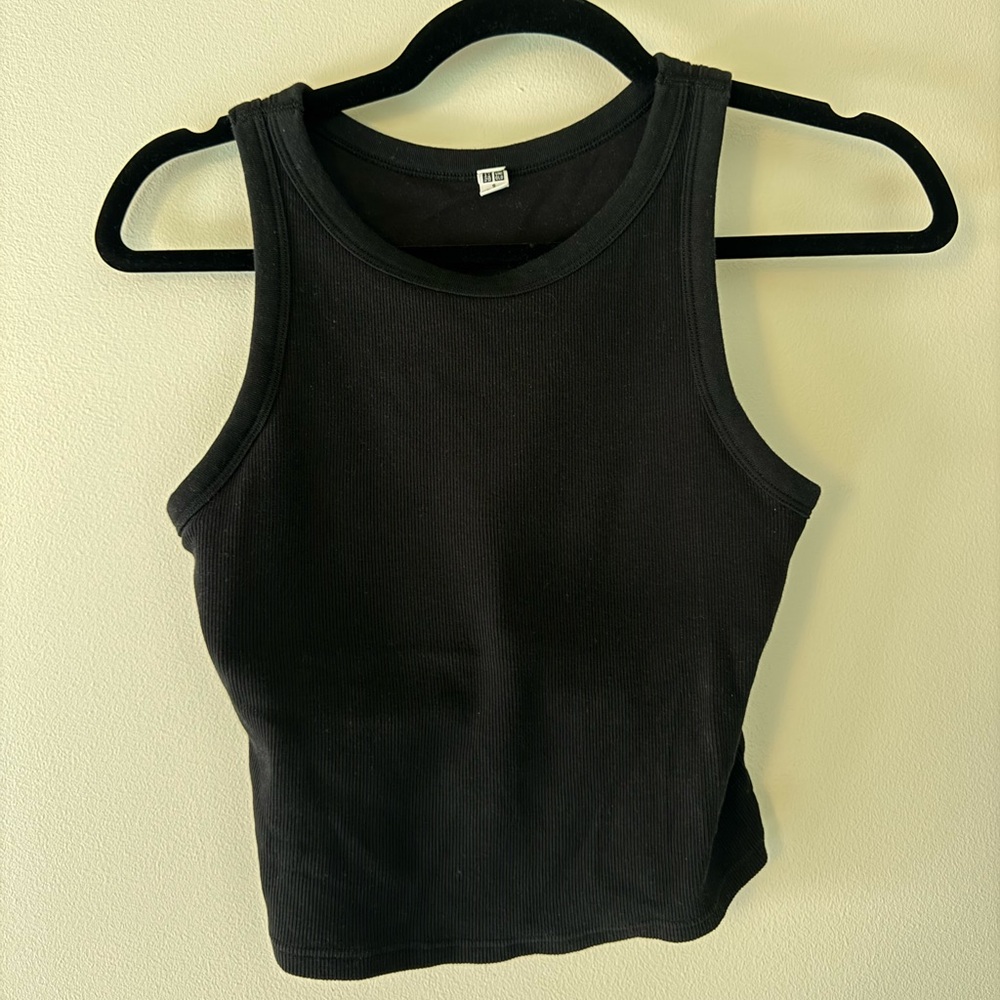 Uniqlo Ribbed Built in Bra Tank
